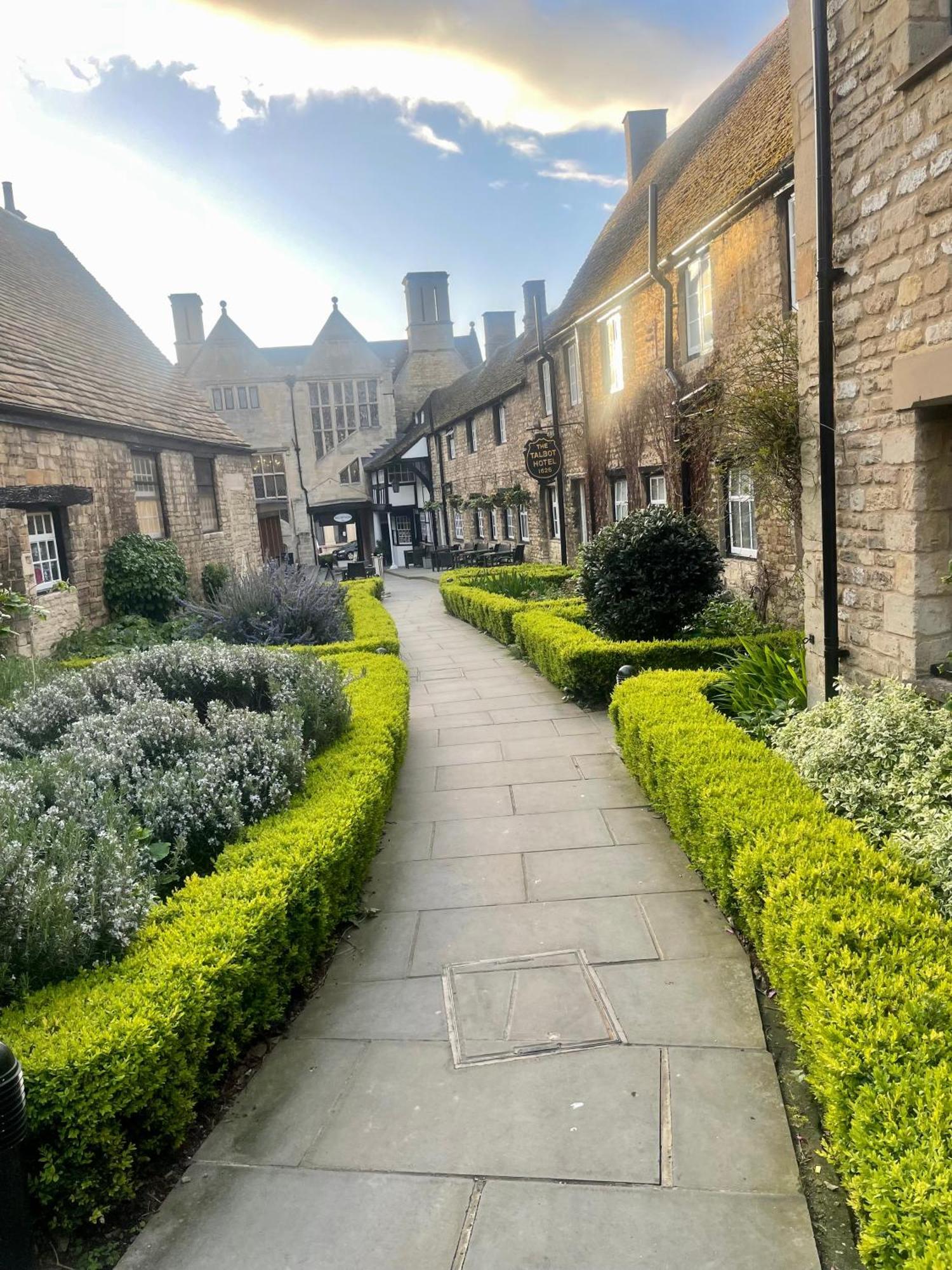 The Talbot Hotel, Oundle , Near Peterborough מראה חיצוני תמונה